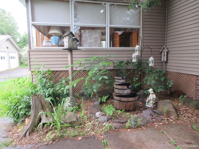 902 Putnam Street, Wakefield, MI 49968