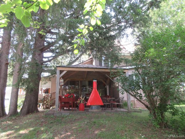 902 Putnam Street, Wakefield, MI 49968