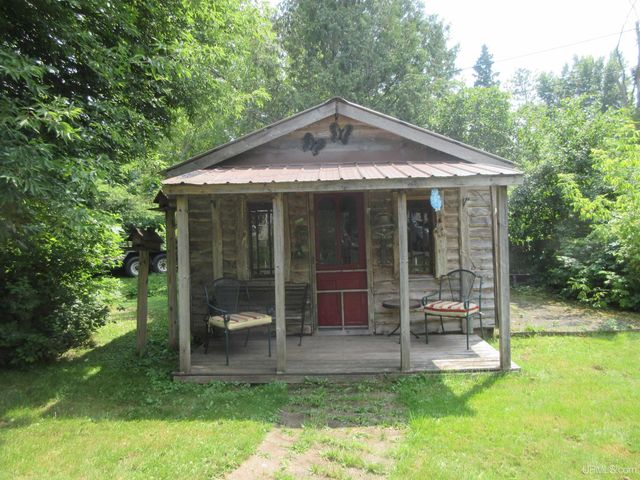 902 Putnam Street, Wakefield, MI 49968