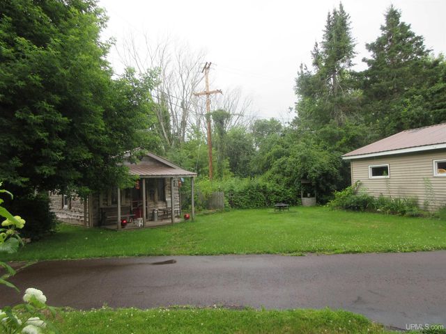 902 Putnam Street, Wakefield, MI 49968