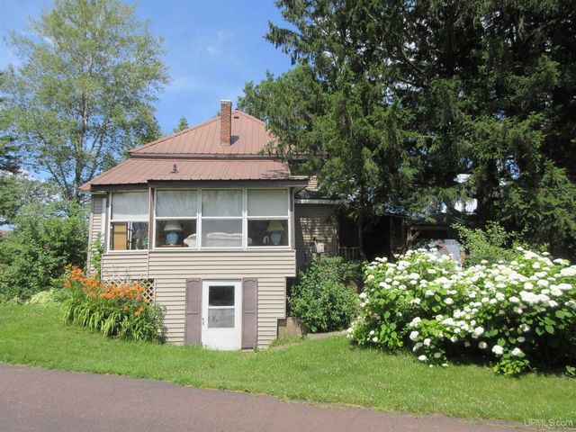 902 Putnam Street, Wakefield, MI 49968