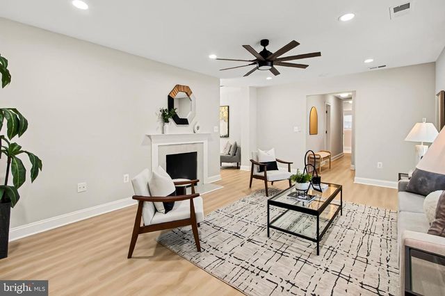 201 LONGVIEW DR, Alexandria, VA 22314