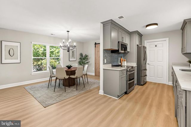 201 LONGVIEW DR, Alexandria, VA 22314