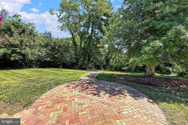 201 LONGVIEW DR, Alexandria, VA 22314