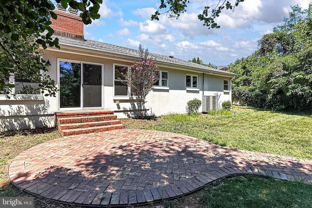 201 LONGVIEW DR, Alexandria, VA 22314