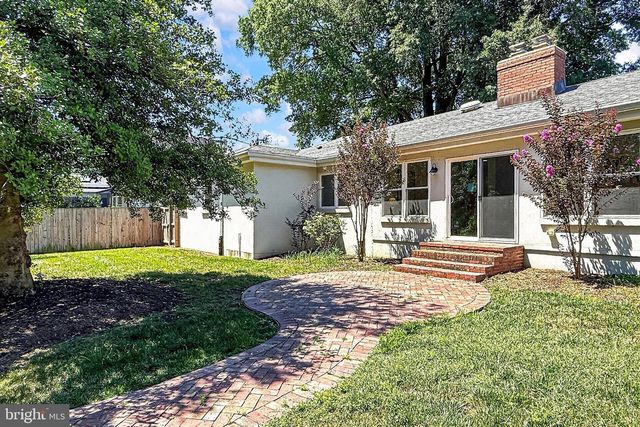 201 LONGVIEW DR, Alexandria, VA 22314