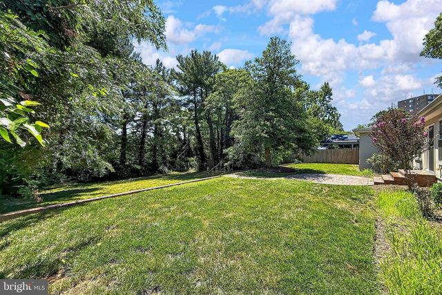 201 LONGVIEW DR, Alexandria, VA 22314