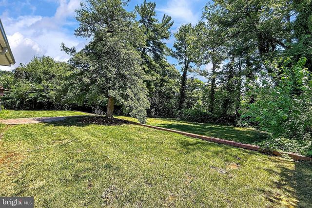 201 LONGVIEW DR, Alexandria, VA 22314