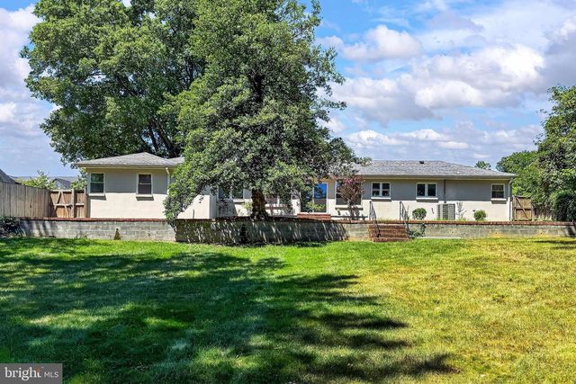 201 LONGVIEW DR, Alexandria, VA 22314
