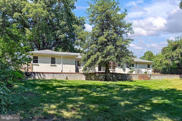201 LONGVIEW DR, Alexandria, VA 22314