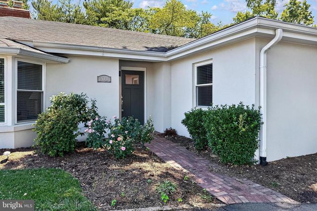 201 LONGVIEW DR, Alexandria, VA 22314