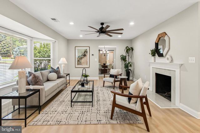 201 LONGVIEW DR, Alexandria, VA 22314