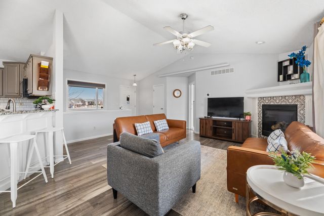 8305 E Old Mill St, Wichita, KS 67226