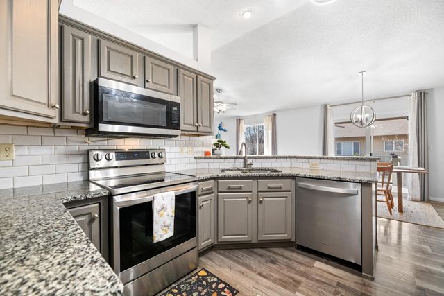 8305 E Old Mill St, Wichita, KS 67226