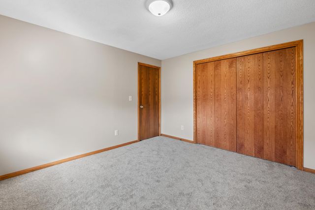 8305 E Old Mill St, Wichita, KS 67226