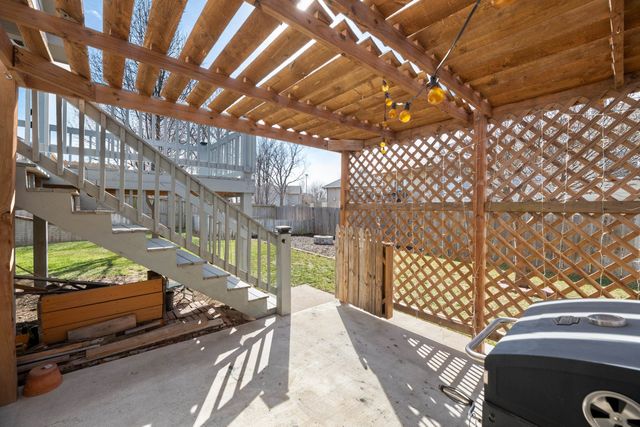 8305 E Old Mill St, Wichita, KS 67226