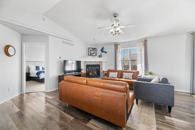 8305 E Old Mill St, Wichita, KS 67226