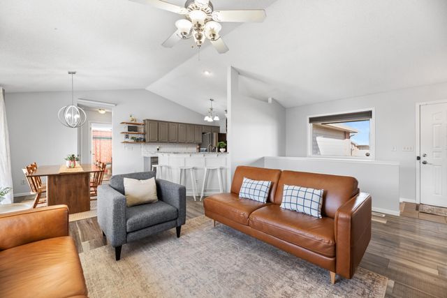 8305 E Old Mill St, Wichita, KS 67226