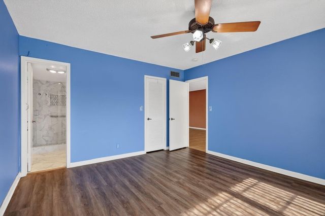 9410 N Hollybrook Lake Drive 303, Pembroke Pines, FL 33025