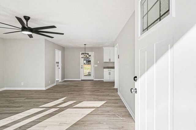 207 Morris Dr, Greenbrier, TN 37073