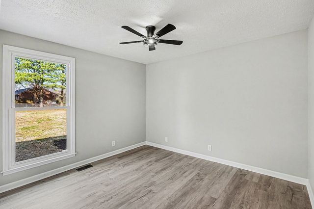 207 Morris Dr, Greenbrier, TN 37073