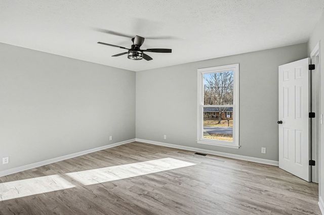 207 Morris Dr, Greenbrier, TN 37073