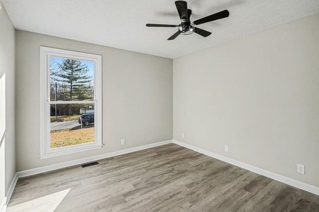 207 Morris Dr, Greenbrier, TN 37073