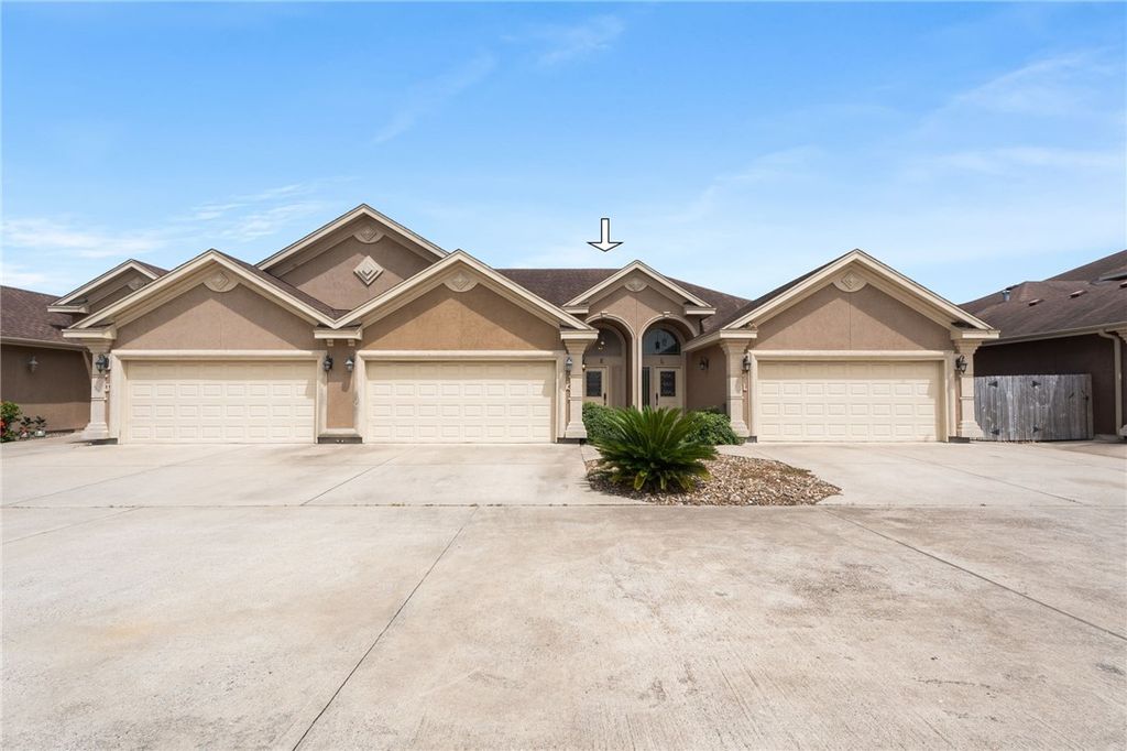 6934 Wooldridge K, Corpus Christi, TX 78414 — photo 2