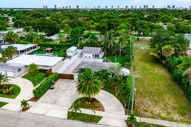 819 6TH Street, Lake Park, FL 33403