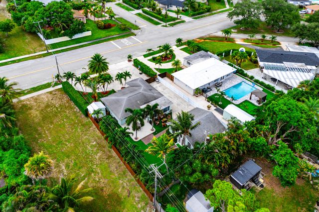 819 6TH Street, Lake Park, FL 33403