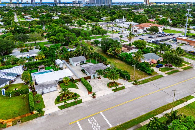 819 6TH Street, Lake Park, FL 33403