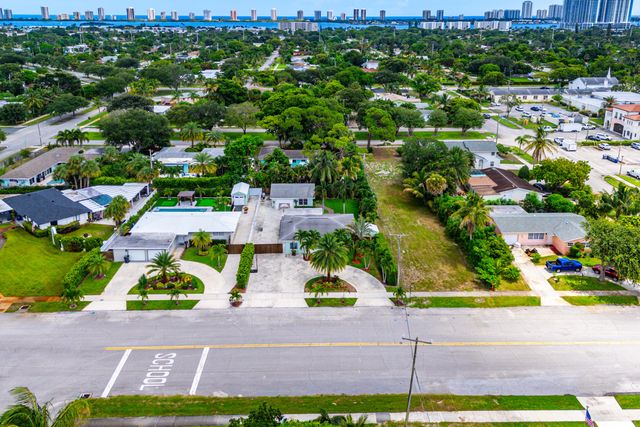 819 6TH Street, Lake Park, FL 33403
