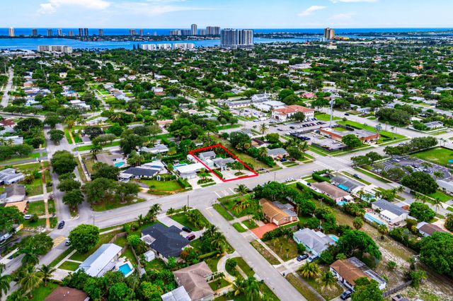 819 6TH Street, Lake Park, FL 33403