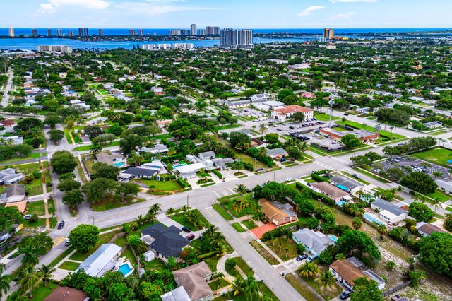 819 6TH Street, Lake Park, FL 33403