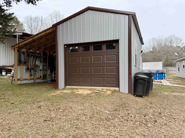 3690 142 HWY, Selmer, TN 38375