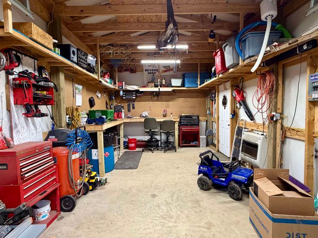 3690 142 HWY, Selmer, TN 38375