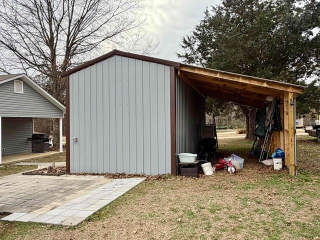 3690 142 HWY, Selmer, TN 38375