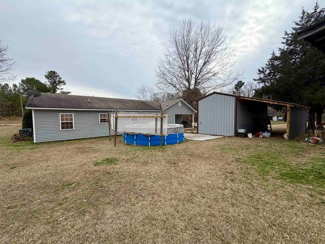 3690 142 HWY, Selmer, TN 38375