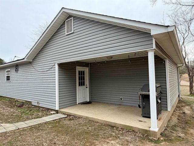 3690 142 HWY, Selmer, TN 38375