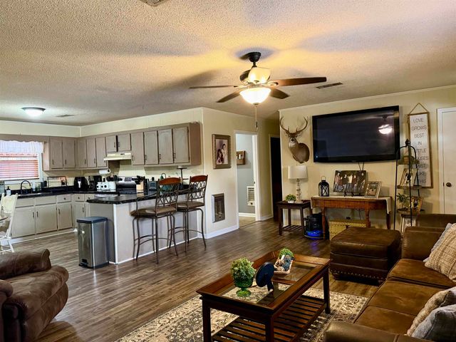 3690 142 HWY, Selmer, TN 38375