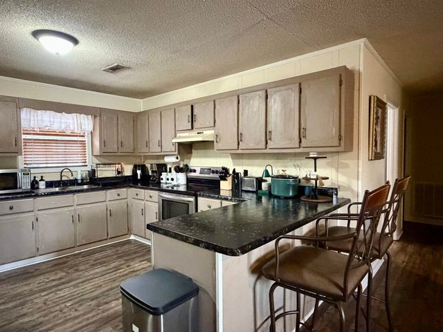 3690 142 HWY, Selmer, TN 38375