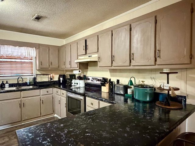 3690 142 HWY, Selmer, TN 38375