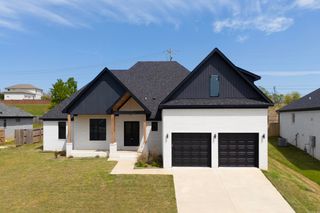 9725 Cliffside Dr, Sherwood, AR 72120