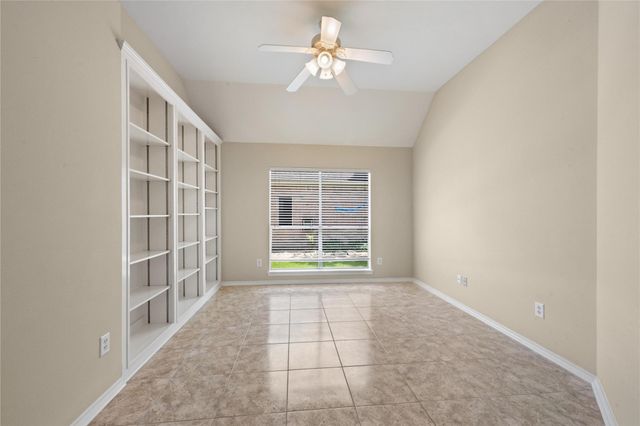 11 Crestview Trail, Houston, TX 77082