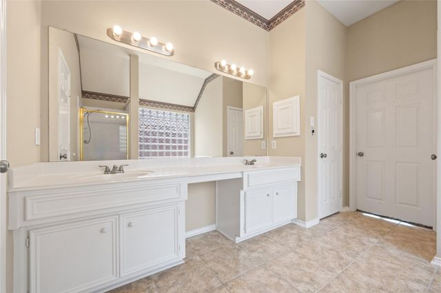 11 Crestview Trail, Houston, TX 77082
