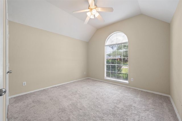 11 Crestview Trail, Houston, TX 77082