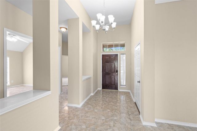 11 Crestview Trail, Houston, TX 77082