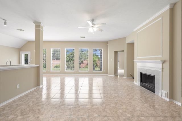 11 Crestview Trail, Houston, TX 77082