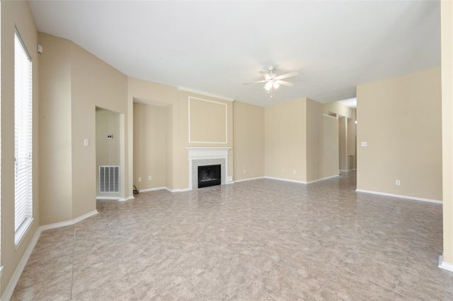 11 Crestview Trail, Houston, TX 77082