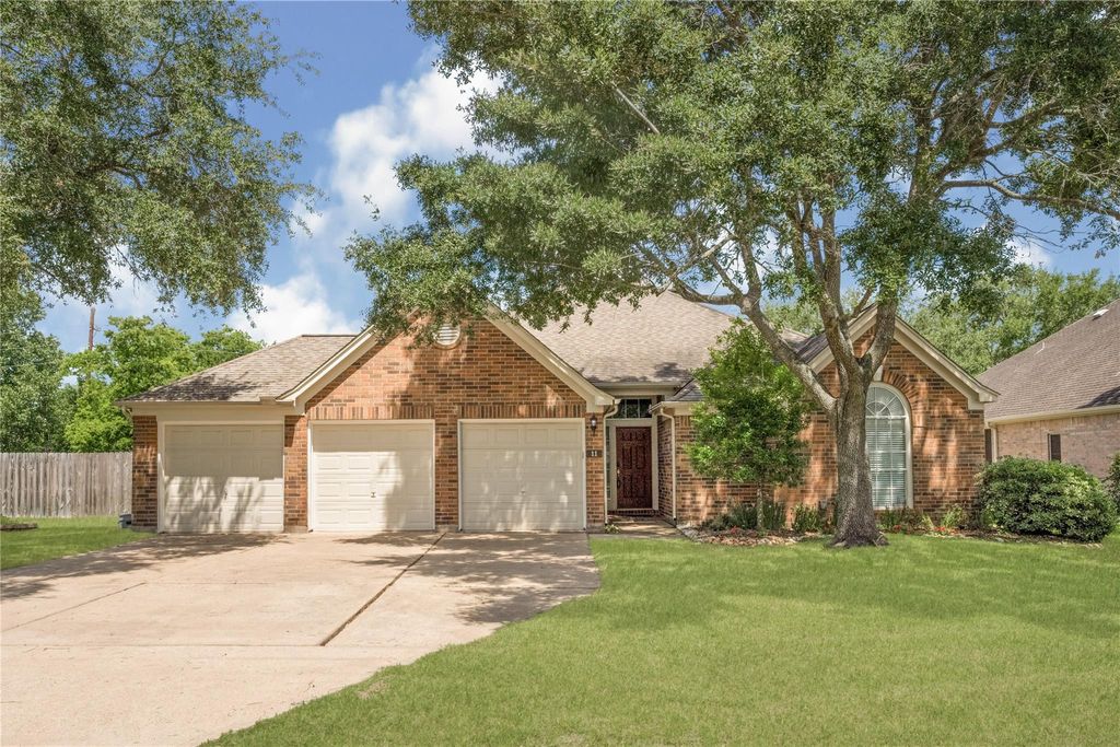 11 Crestview Trail, Houston, TX 77082